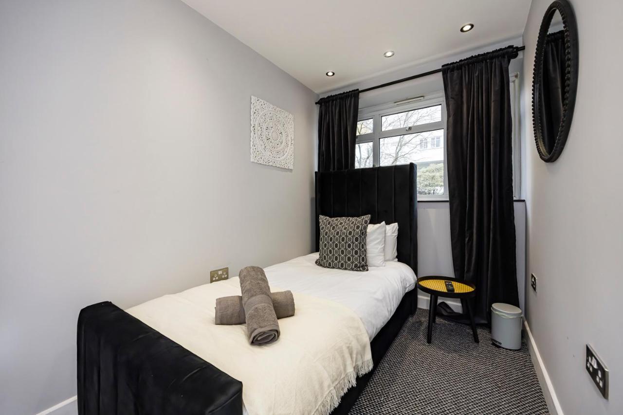 Victoria Hub Hotel Лондон Екстериор снимка