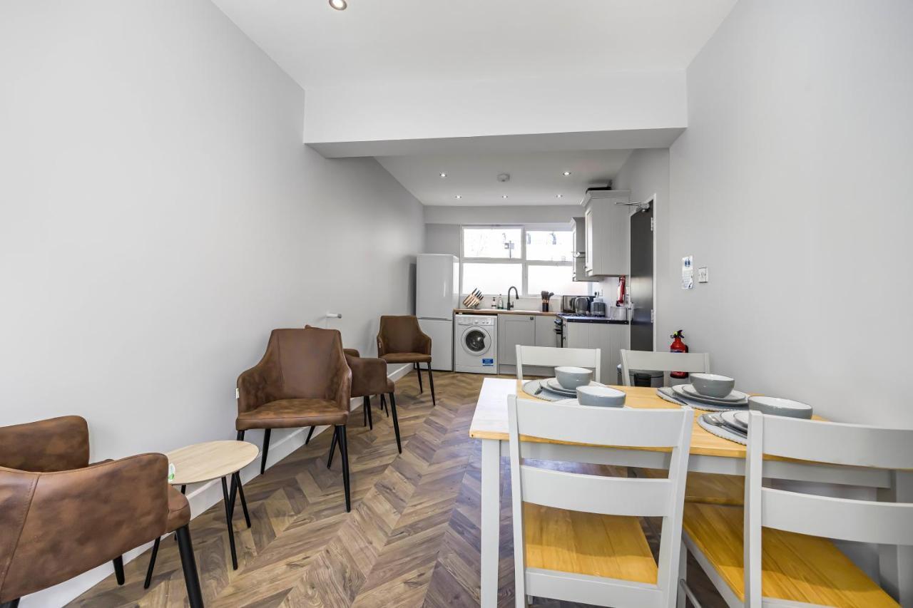 Victoria Hub Hotel Лондон Екстериор снимка
