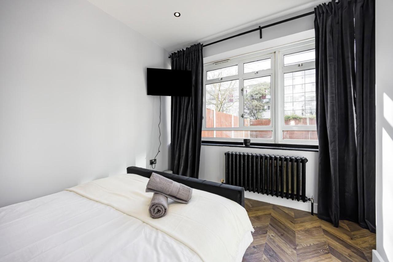 Victoria Hub Hotel Лондон Екстериор снимка